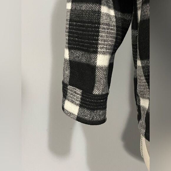 Old Navy plaid shirt - Picture 4 of 9